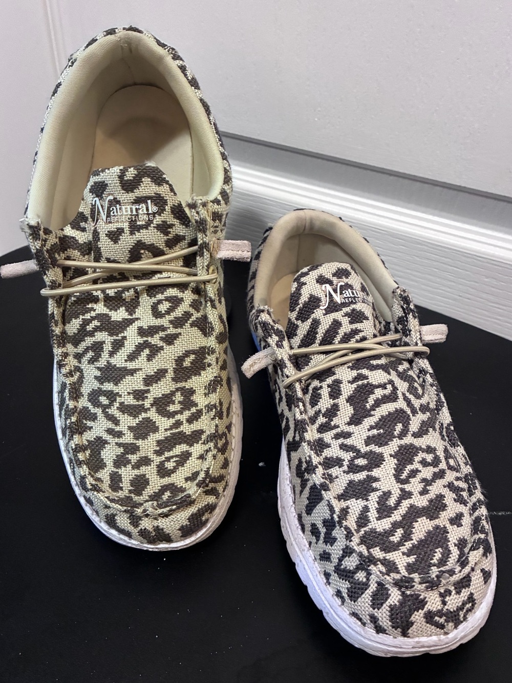 Natural Refections Stylish Leopard Print Slip-On Shoes - Size 9